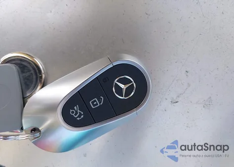 2025 Mercedes-Benz Glc 350E 4Matic z USA, uszkodzony, nr VIN W1NKM5GB3SF292379